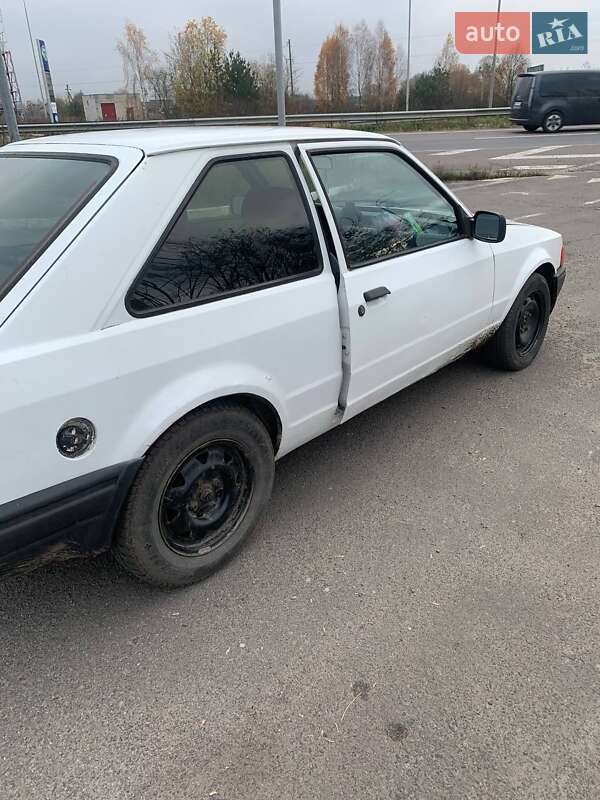 Хетчбек Ford Escort 1987 в Львові
