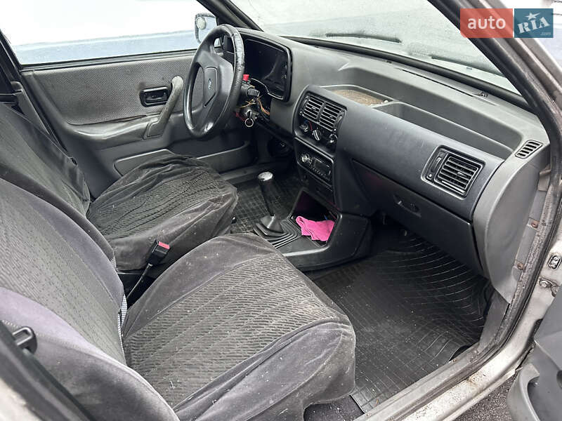 Хэтчбек Ford Escort 1989 в Киеве