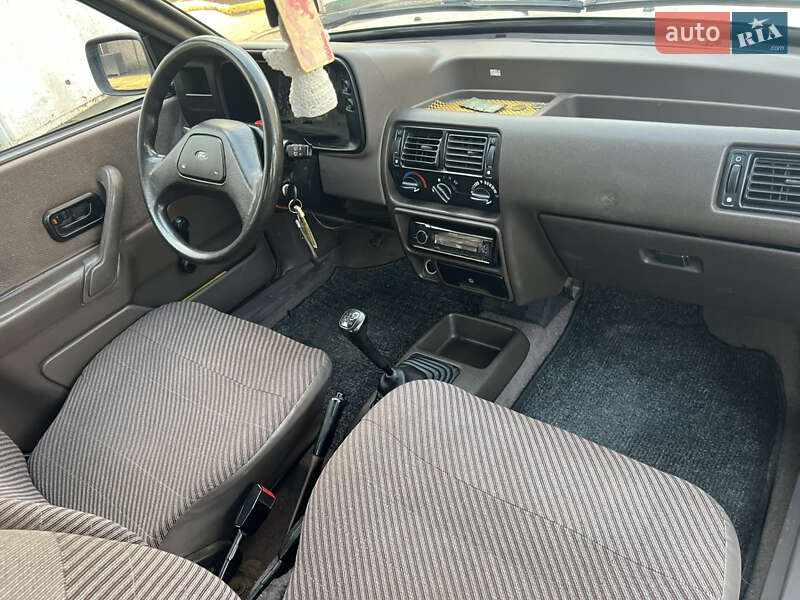 Хэтчбек Ford Escort 1987 в Одессе