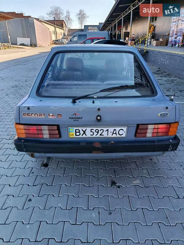 Хэтчбек Ford Escort 1985 в Черновцах