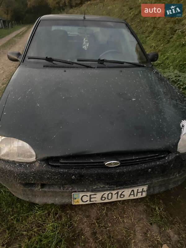 Хетчбек Ford Escort 1996 в Чернівцях