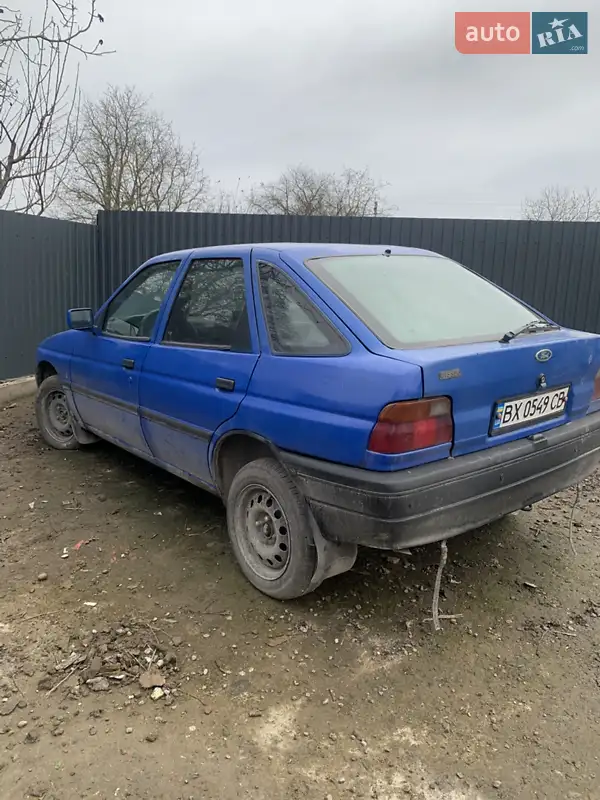 Ford Escort 1992 VIN WF0AXXGCAANE11719 фото оголошення 14 з 43