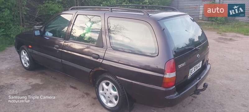 Універсал Ford Escort 1995 в Золочеві