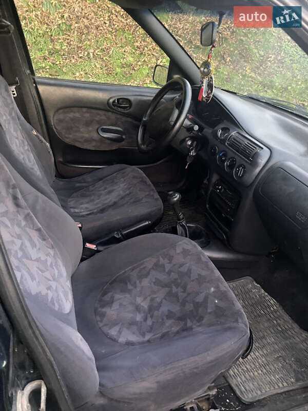 Хэтчбек Ford Escort 1996 в Луковцах