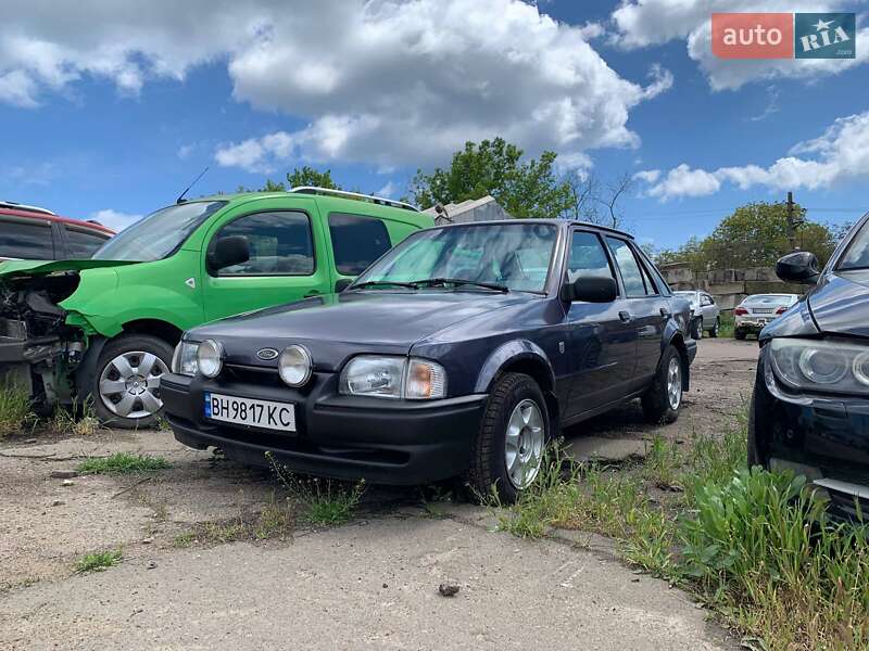 Хэтчбек Ford Escort 1989 в Одессе