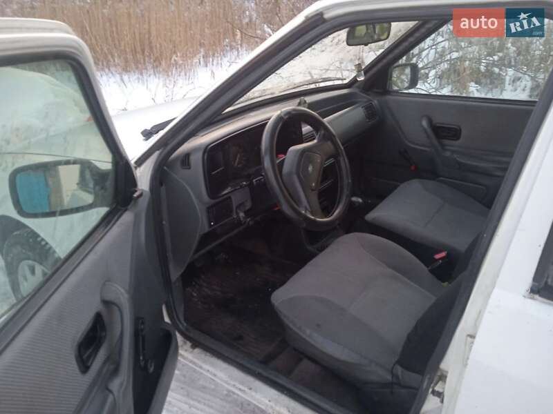 Хетчбек Ford Escort 1987 в Острозі