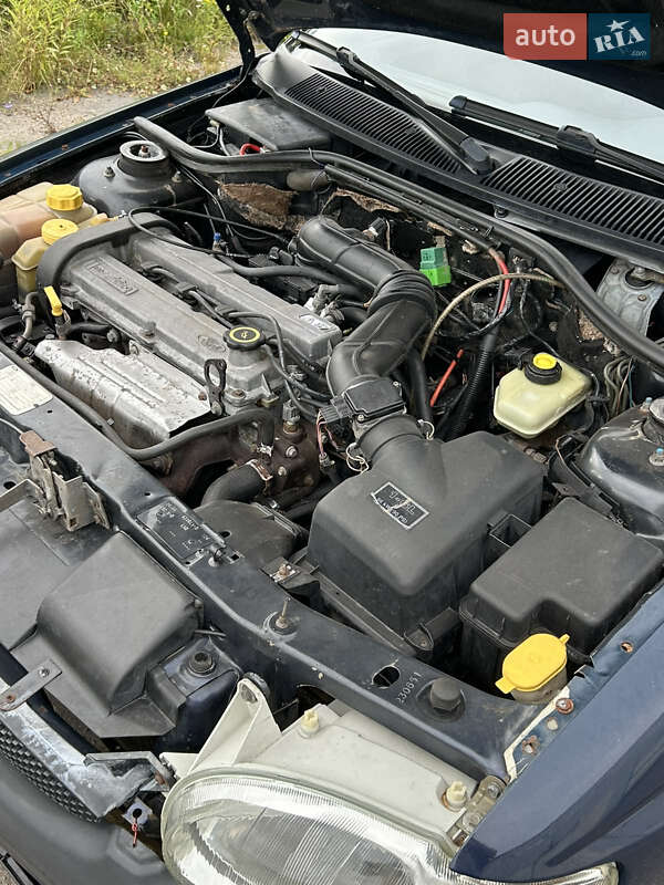 Хэтчбек Ford Escort 1997 в Шептицькому