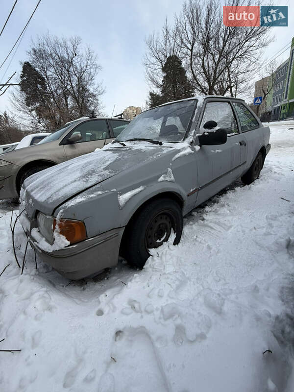Лифтбек Ford Escort 1988 в Киеве фото 2 Лифтбек Ford Escort 1988 в Киеве