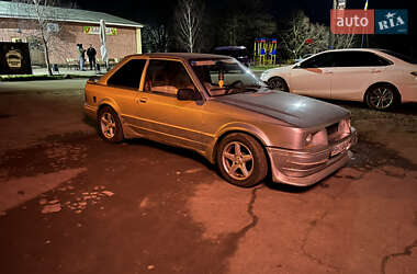 Лифтбек Ford Escort 1986 в Выгоде