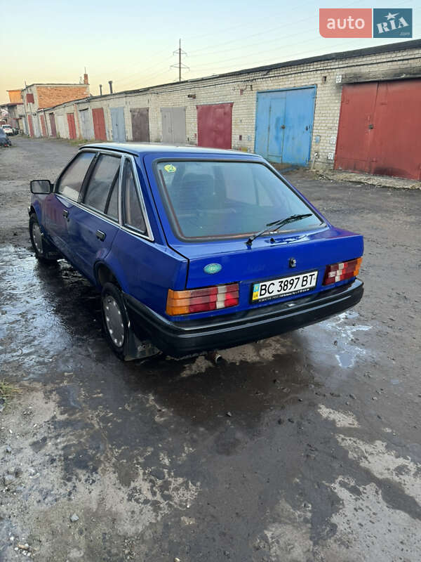 Хэтчбек Ford Escort 1985 в Львове