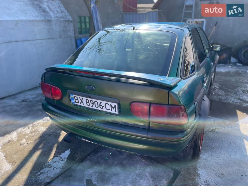 Хэтчбек Ford Escort 1996 в Хмельницком