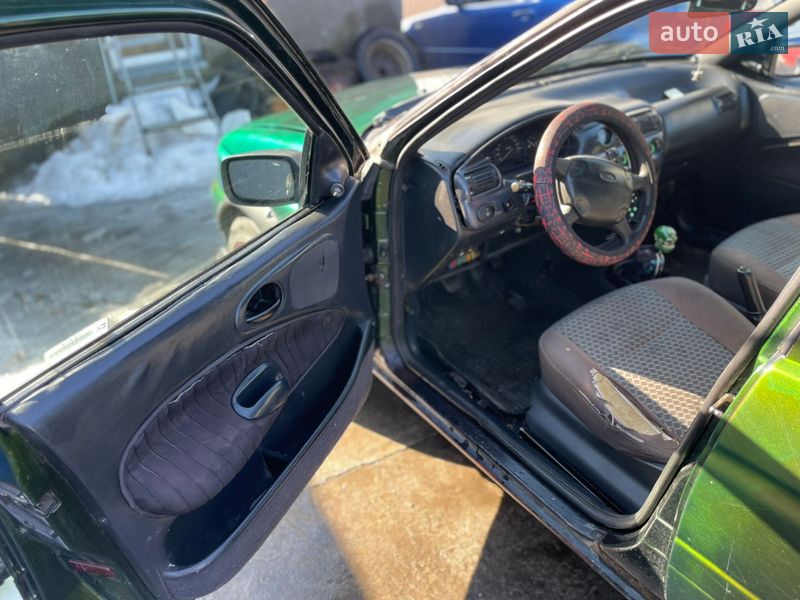 Хэтчбек Ford Escort 1996 в Хмельницком