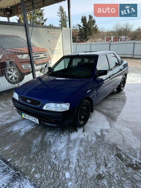 Хэтчбек Ford Escort 1993 в Перемышлянах