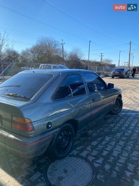 Хэтчбек Ford Escort 1991 в Красилове