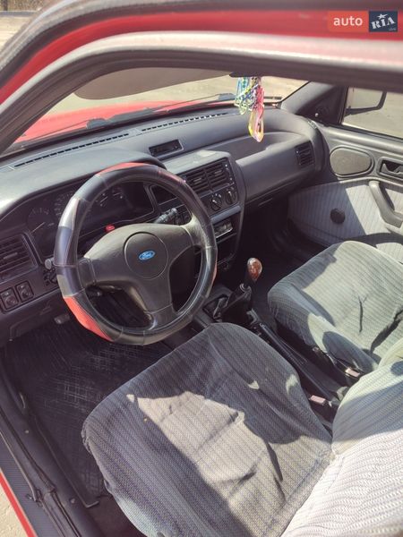 Седан Ford Escort 1992 в Ивано-Франковске