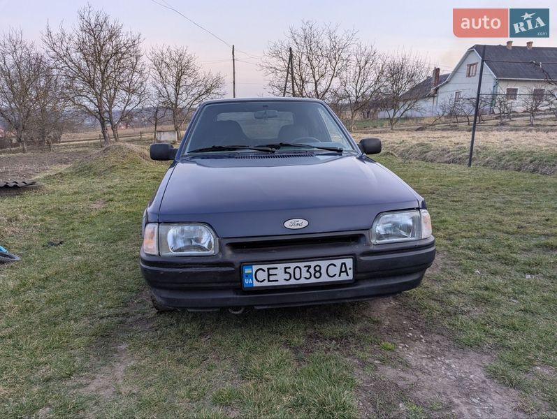 Хэтчбек Ford Escort 1988 в Великом Кучурове