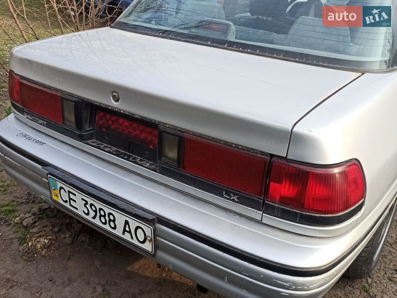 Седан Ford Escort 1993 в Кицмани