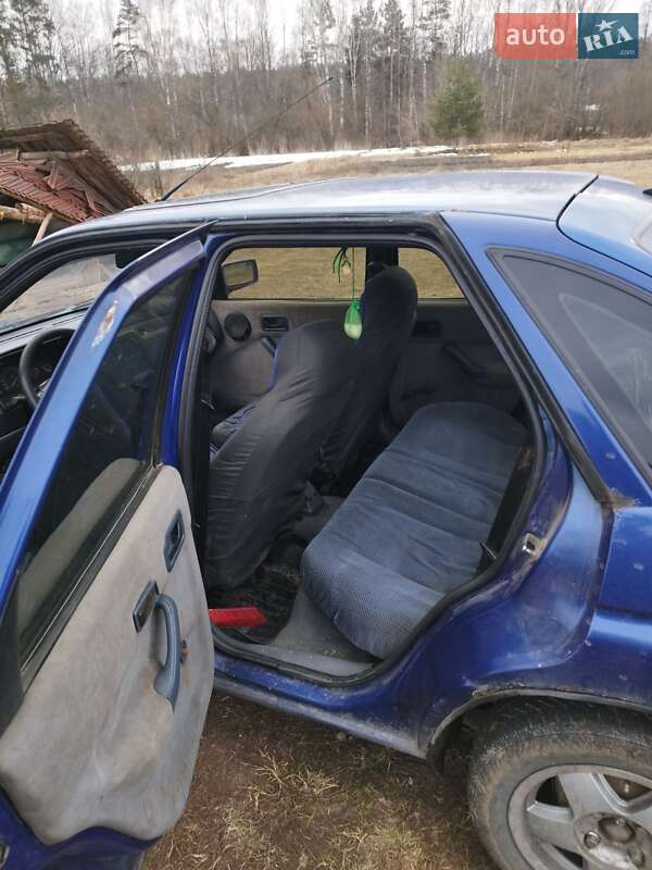 Хэтчбек Ford Escort 1991 в Ямполе фото 4 Хэтчбек Ford Escort 1991 в Ямполе