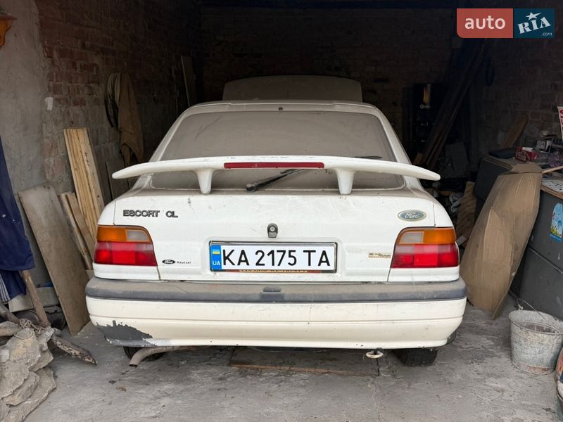 Хетчбек Ford Escort 1991 в Броварах фото Хетчбек Ford Escort 1991 в Броварах