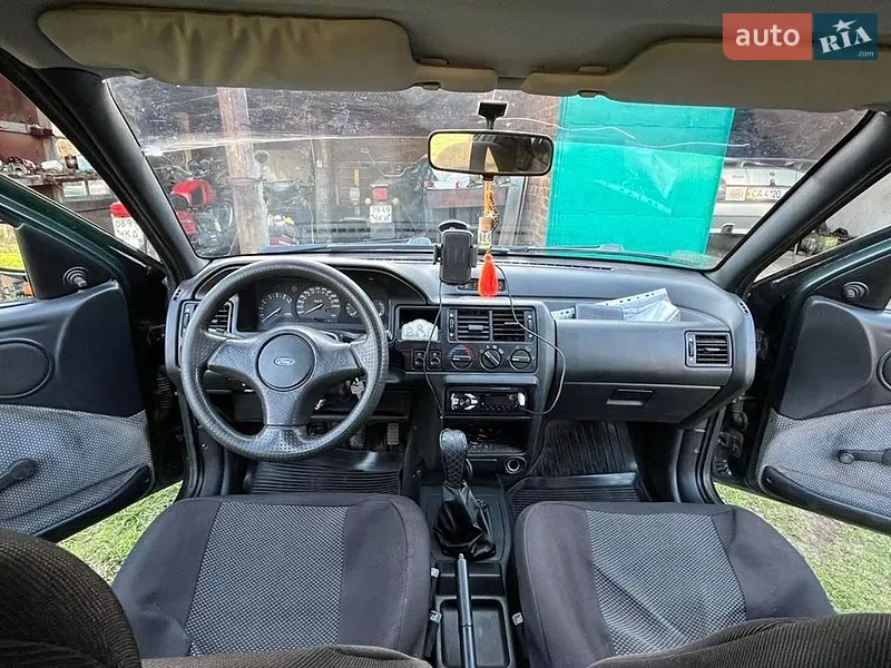 Ford Escort 1992 VIN WF0AXXGCAANE11719 фото оголошення 4 з 43
