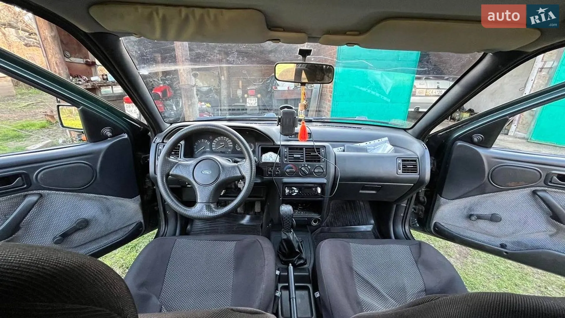 Ford Escort 1992 VIN WF0AXXGCAANE11719 фото оголошення 4 з 7