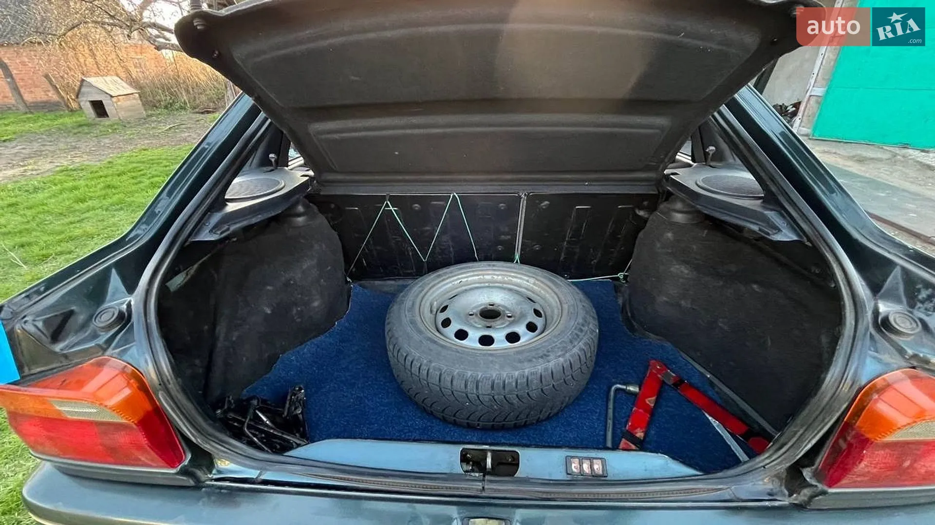 Ford Escort 1992 VIN WF0AXXGCAANE11719 фото оголошення 7 з 7