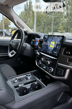 Внедорожник / Кроссовер Ford Expedition 2022 в 