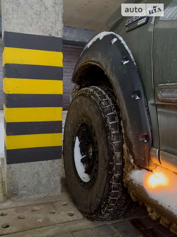 Внедорожник / Кроссовер Ford Expedition 2000 в Виноградове