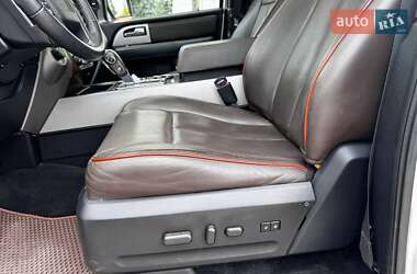 Внедорожник / Кроссовер Ford Expedition 2016 в 