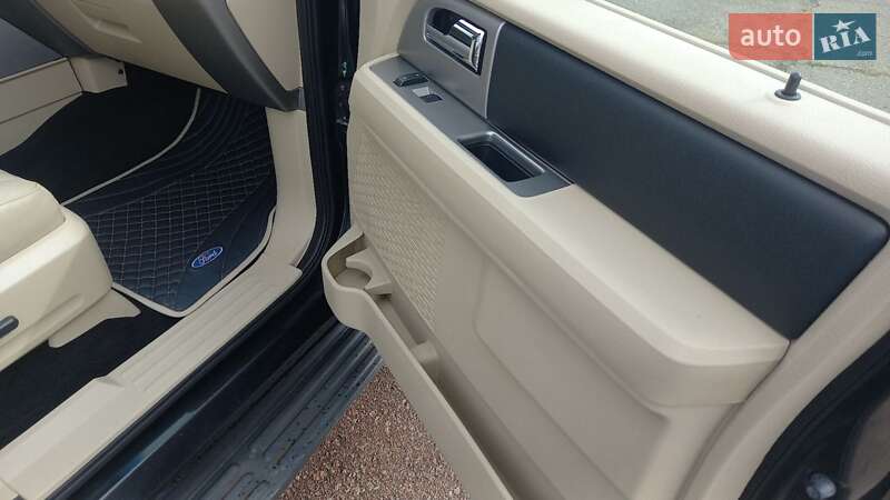 Внедорожник / Кроссовер Ford Expedition 2014 в Киеве