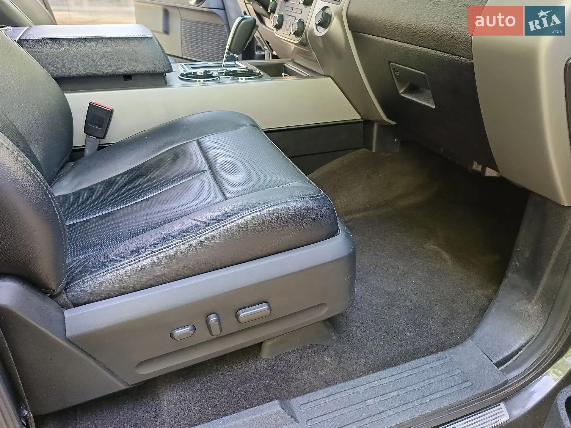2017 Ford Expedition - мініатюра 30