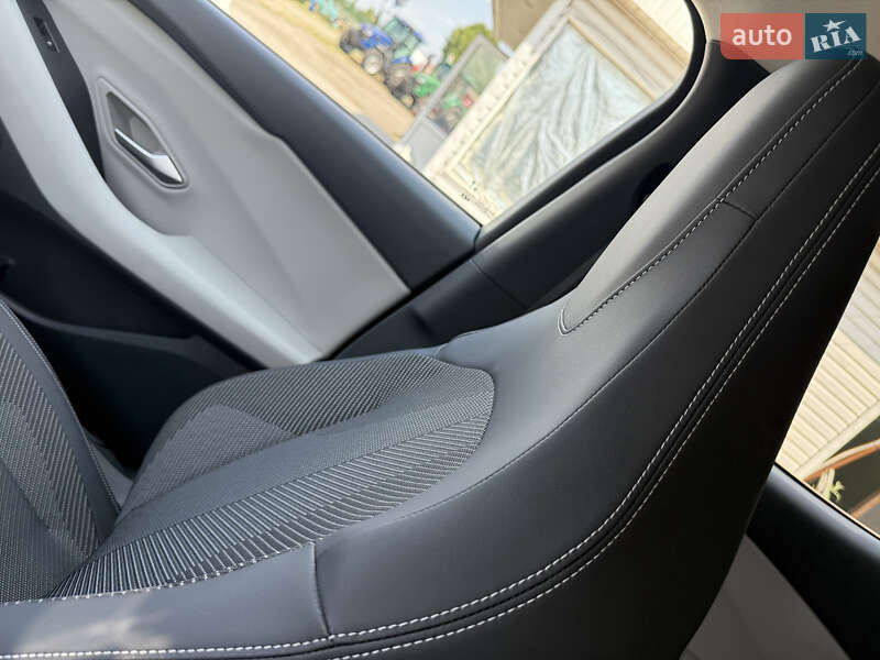 Позашляховик / Кросовер Ford Explorer EV 2024 в Дніпрі
