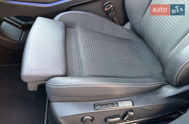 Внедорожник / Кроссовер Ford Explorer EV 2024 в 