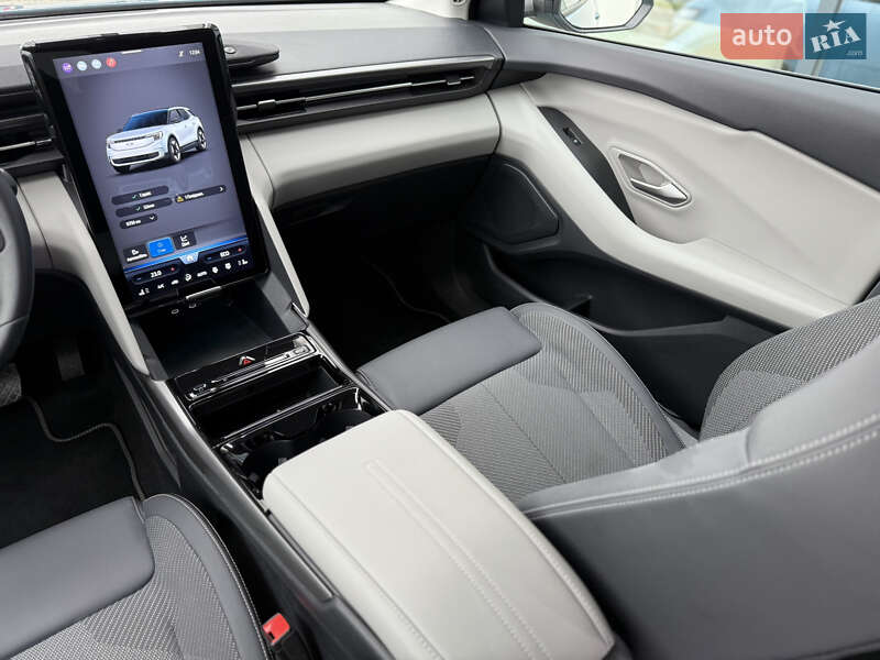 Позашляховик / Кросовер Ford Explorer EV 2025 в Хмельницькому фото 32 Позашляховик / Кросовер Ford Explorer EV 2025 в Хмельницькому