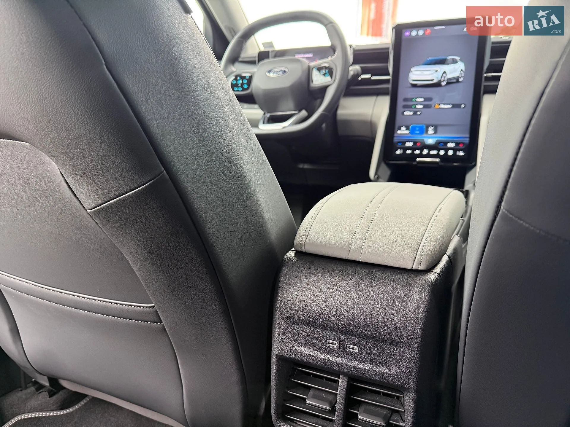 2025 Ford Explorer - мініатюра 34