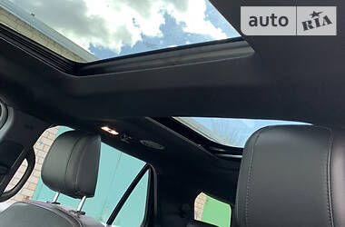 Позашляховик / Кросовер Ford Explorer 2018 в 
