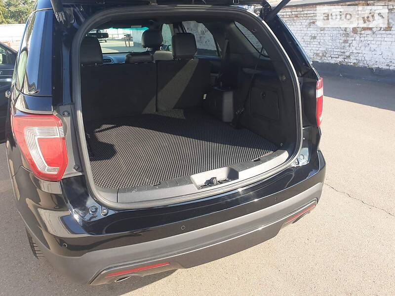 Позашляховик / Кросовер Ford Explorer 2016 в Києві