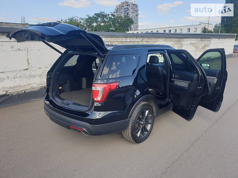 Позашляховик / Кросовер Ford Explorer 2016 в Києві