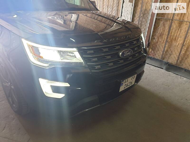 Позашляховик / Кросовер Ford Explorer 2016 в Києві