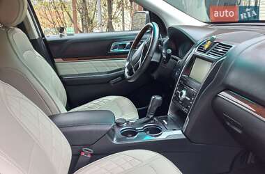 Позашляховик / Кросовер Ford Explorer 2016 в Первомайську