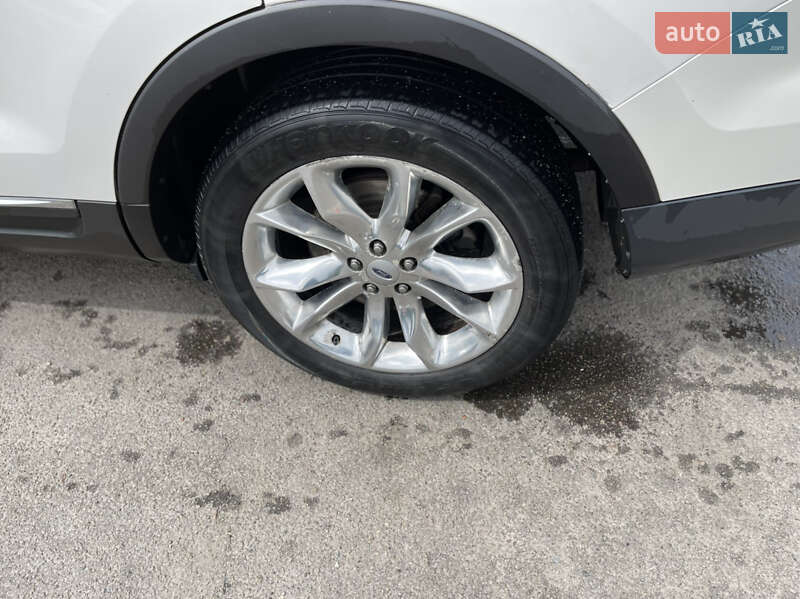 Позашляховик / Кросовер Ford Explorer 2013 в Києві