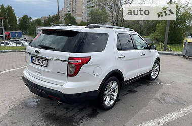 Позашляховик / Кросовер Ford Explorer 2013 в Києві