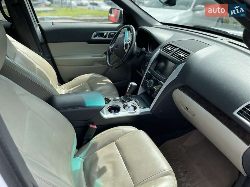 Позашляховик / Кросовер Ford Explorer 2013 в Києві