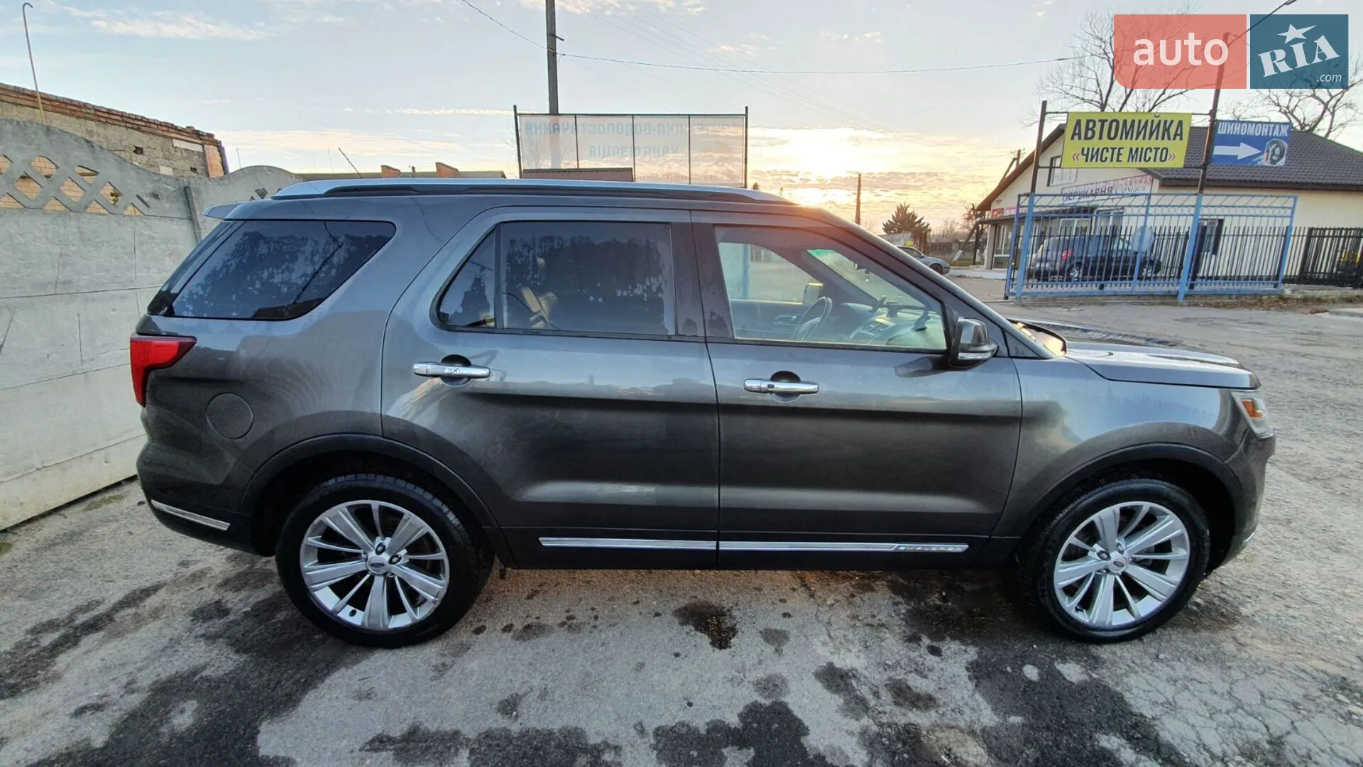 2018 Ford Explorer - мініатюра 17