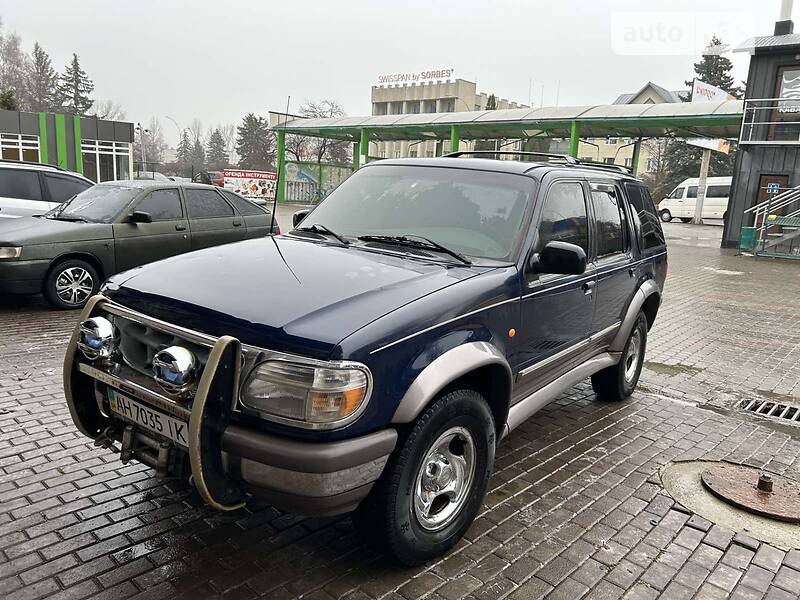 Внедорожник / Кроссовер Ford Explorer 1996 в Надворной