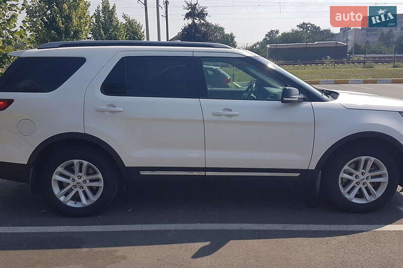 Позашляховик / Кросовер Ford Explorer 2017 в Рівному