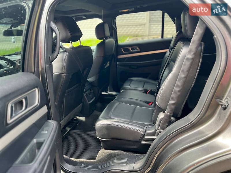 Внедорожник / Кроссовер Ford Explorer 2016 в Днепре