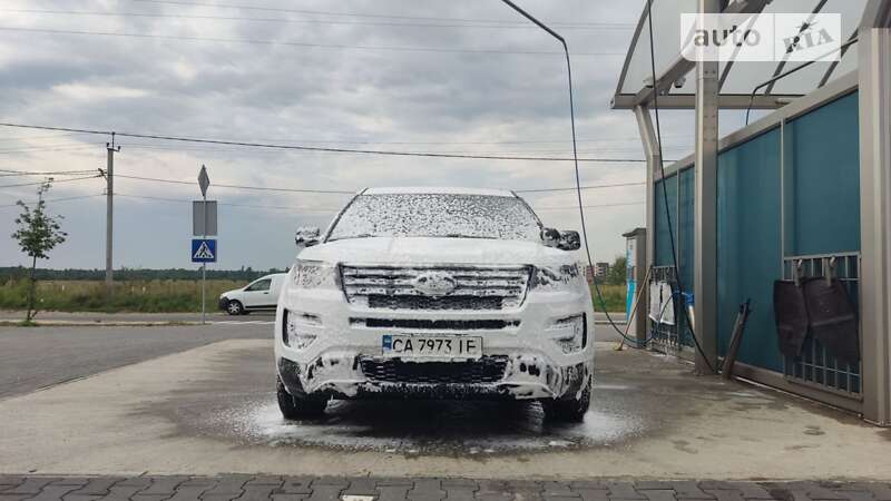 Внедорожник / Кроссовер Ford Explorer 2018 в Буче