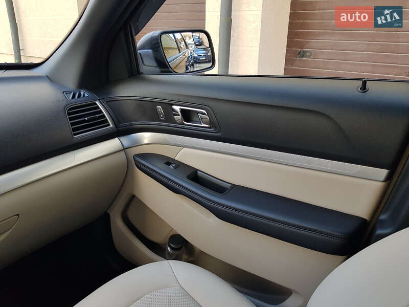 Позашляховик / Кросовер Ford Explorer 2018 в Івано-Франківську