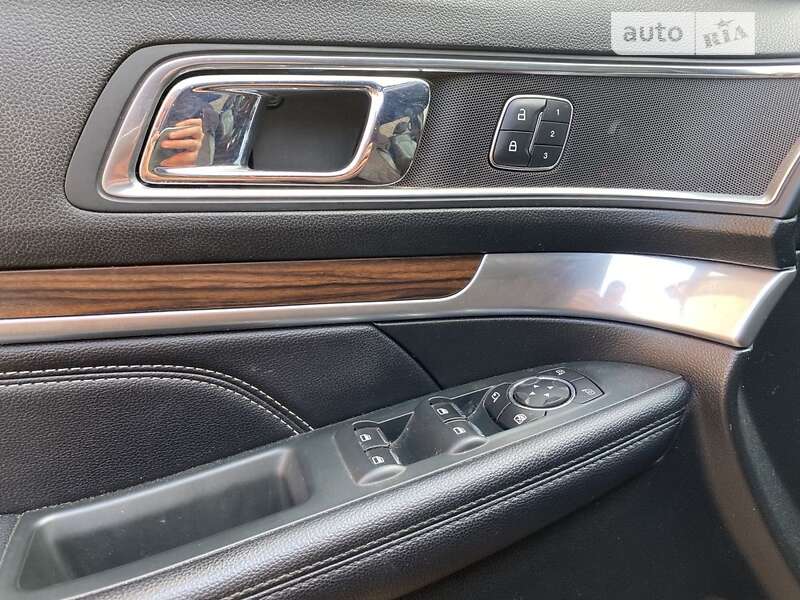 Позашляховик / Кросовер Ford Explorer 2018 в Білій Церкві